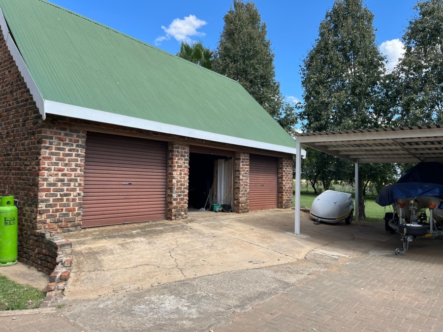 6 Bedroom Property for Sale in Bainsvlei Free State